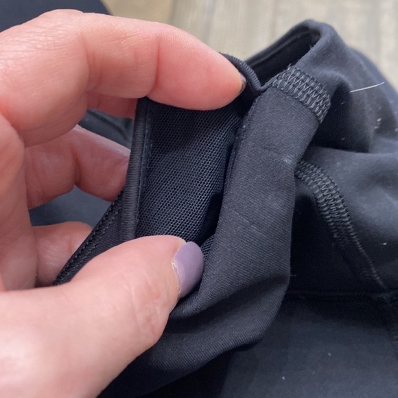 Lululemon black crop leggings size 4 - Picture 12 of 13